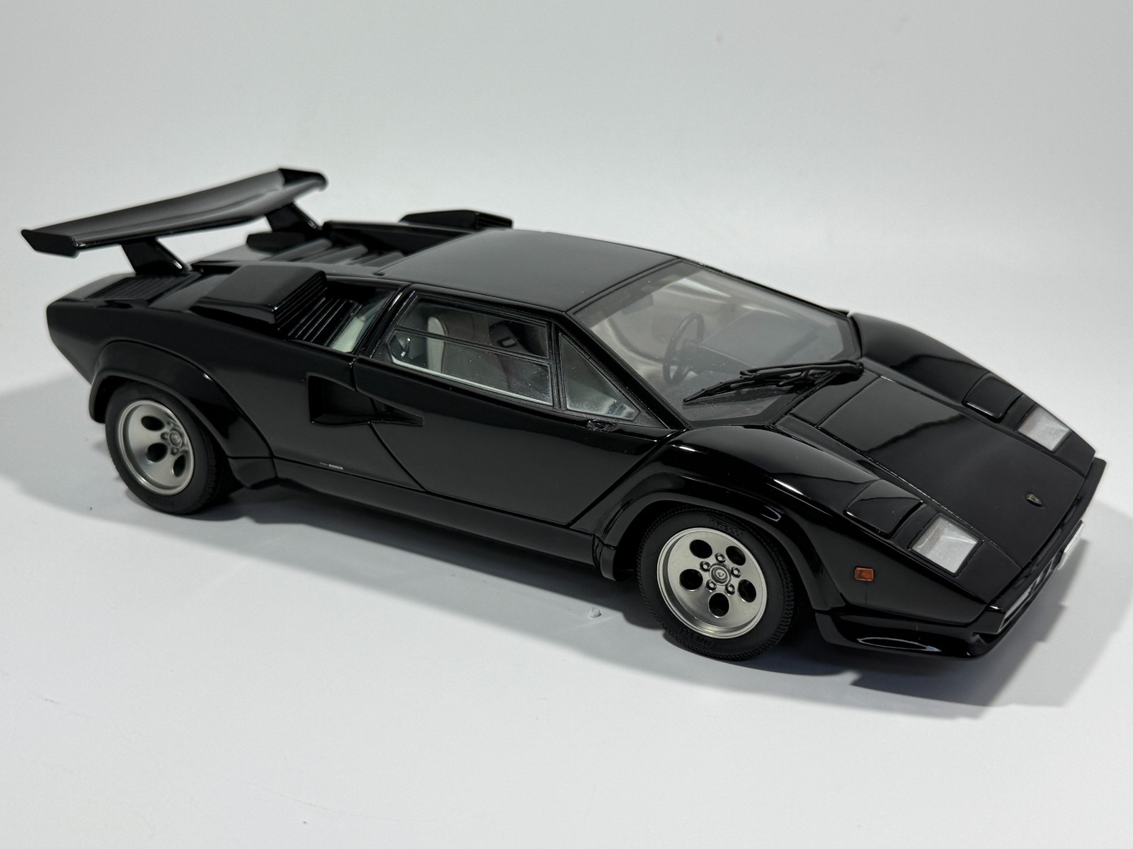 1/18 AUTOart Lamborghini Countach 5000S 74533 Rare! MINOR ISSUES READ US Seller