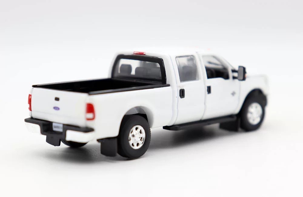 Metal 1/64 Scale Ford F-250 Double Seat Pickup Truck in White Diecast Alloy Toys