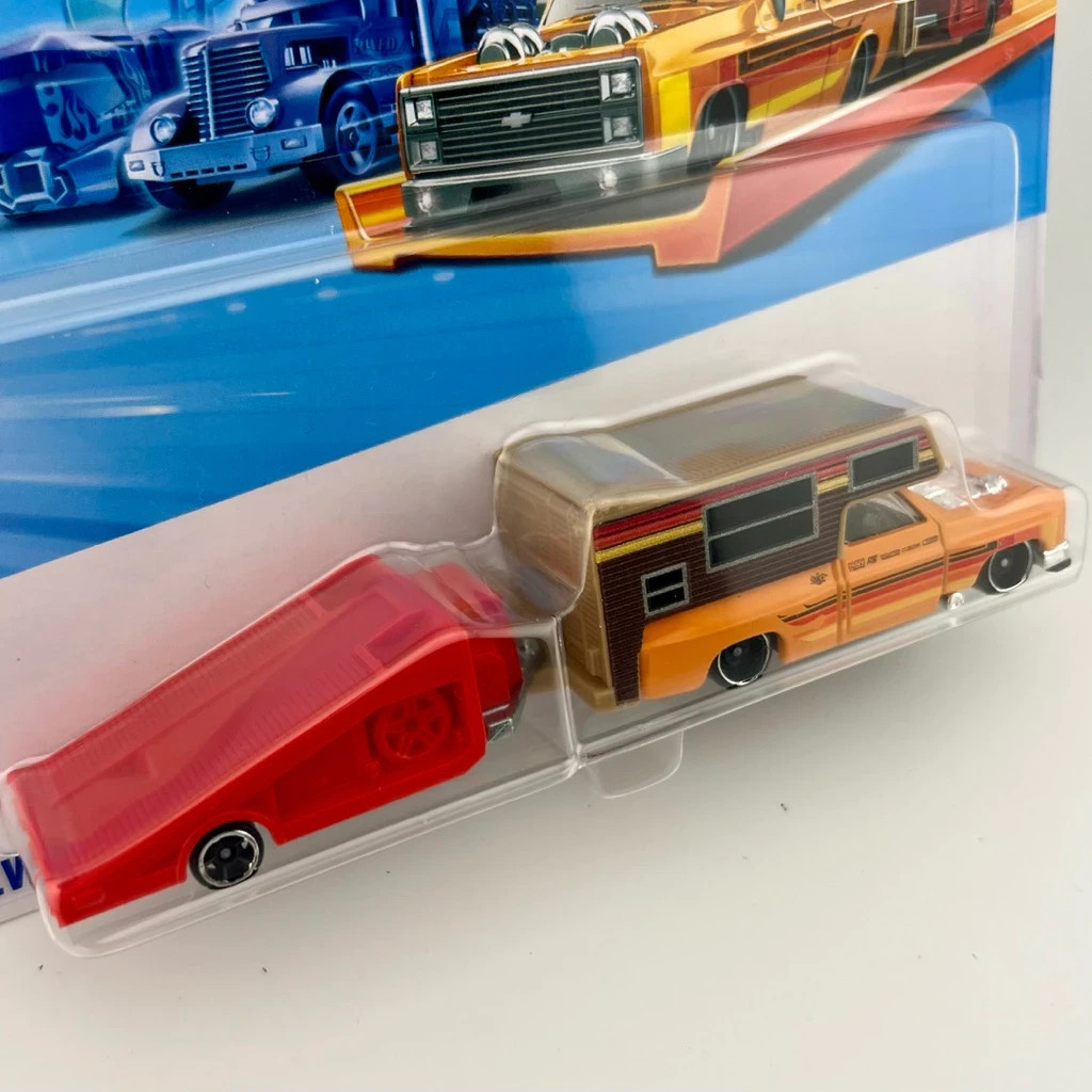 Hot Wheels Track Fleet NEW 2026 Chevy Silverado Driftcation