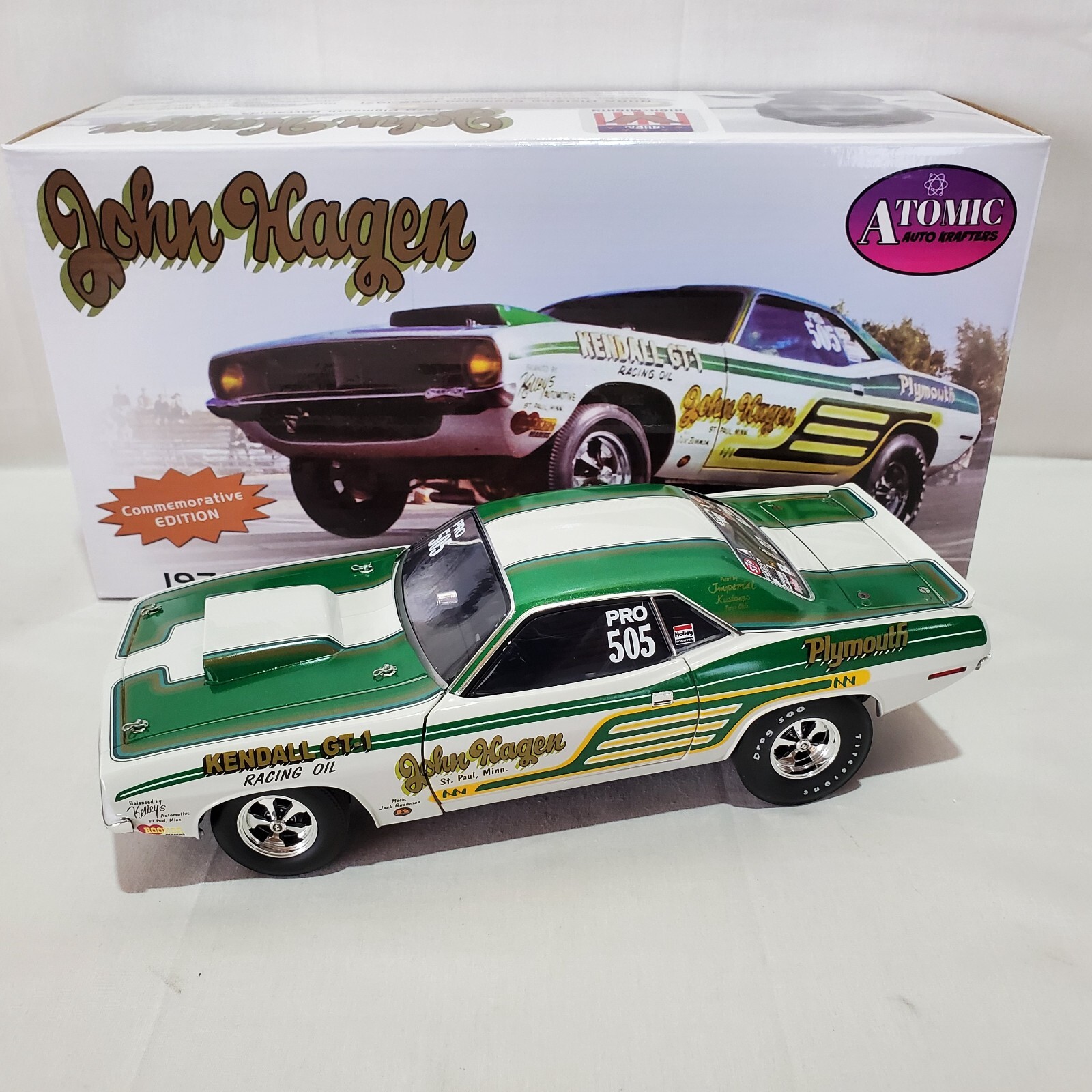 1:18 JOHN HAGEN 1968 SS/B & 1970 PRO STOCK CUDA 2 car set, Free Shipping