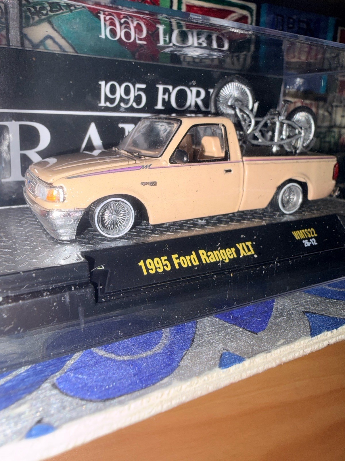 M2 Machines 1995 Ford Ranger XLT Tan Limited Edition Wheel Swapped With Bike