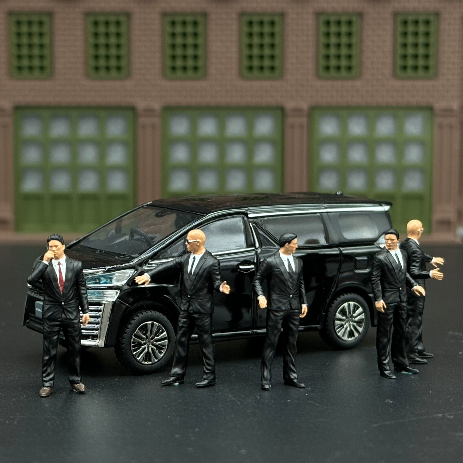 5pc 1/64 Miniature Doll Figures Black suit bodyguard Scene For Cars Vehicles Toy