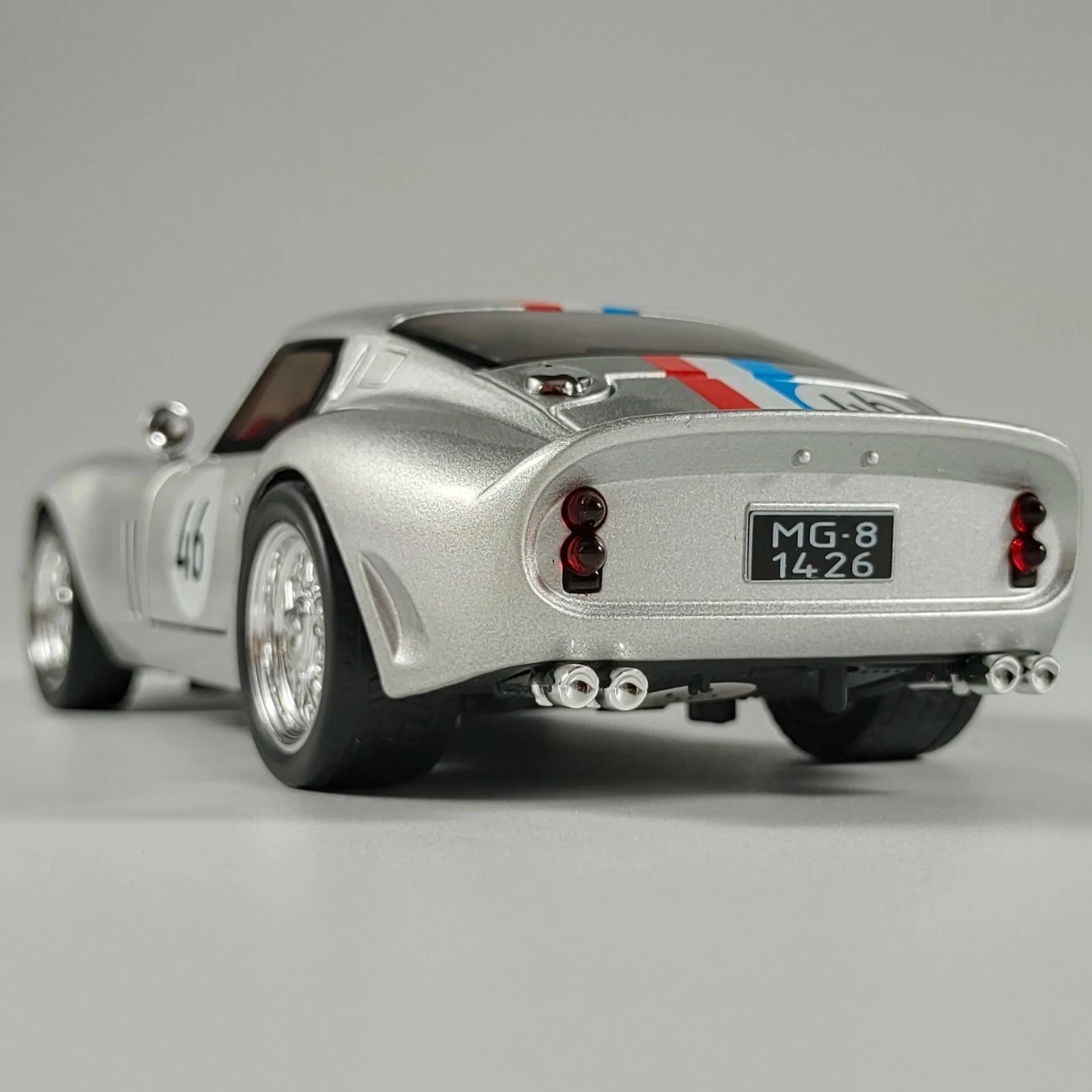 1:32 1964 Ferrari 250 GTO Diecast Alloy Car Model – Light Sound Pull-Back Toy