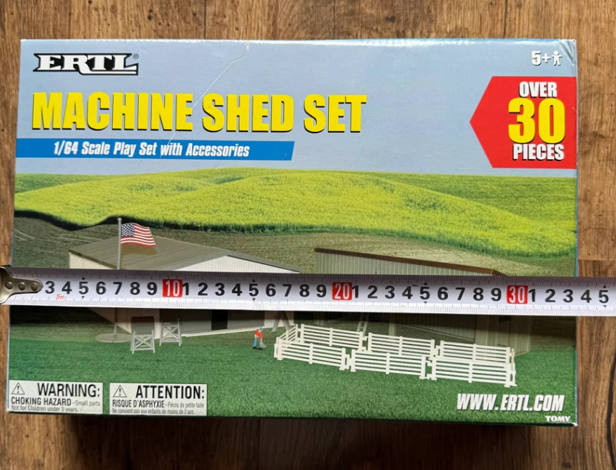 ERTL 1:64 Machine Shed Set