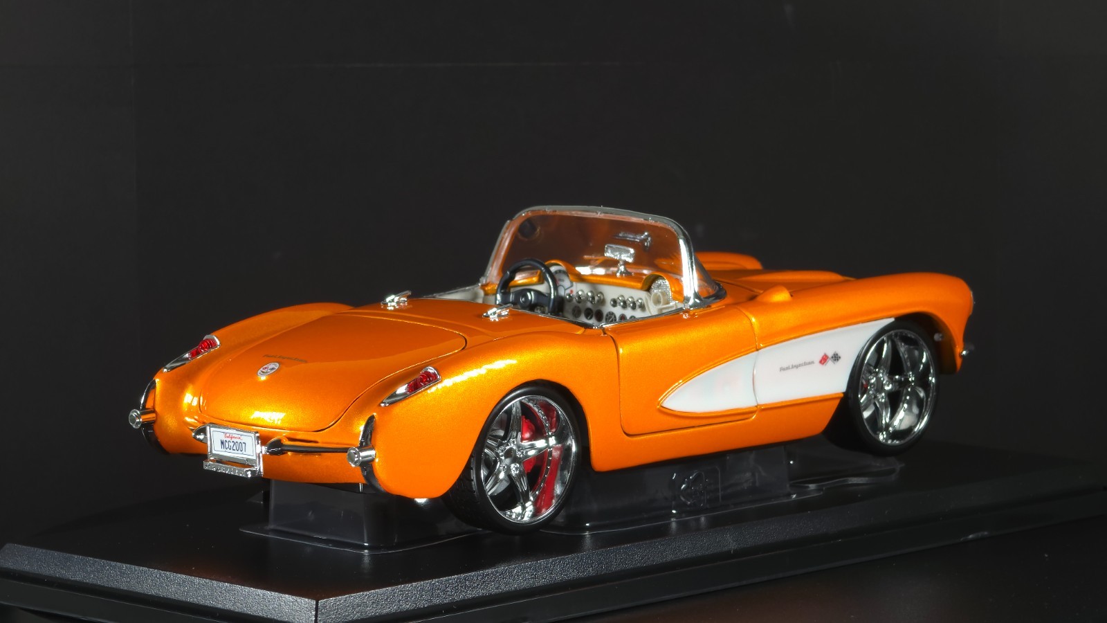 1957 Corvette 1:18 Maisto Exclusive Style Special Edition – Orange