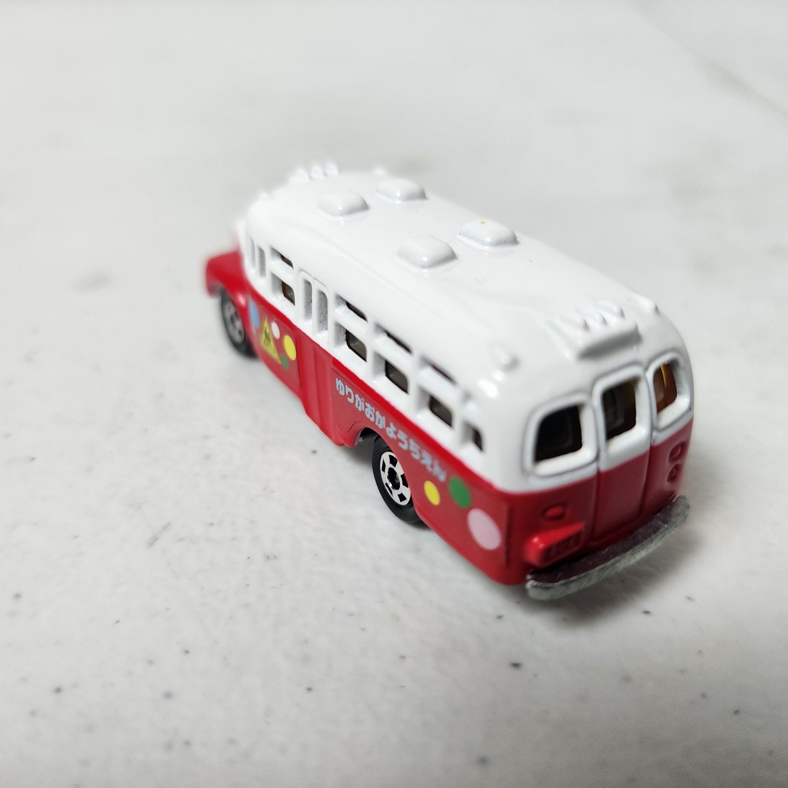 Tomica Isuzu Bonnet Bus No 6, 1:110 Scale