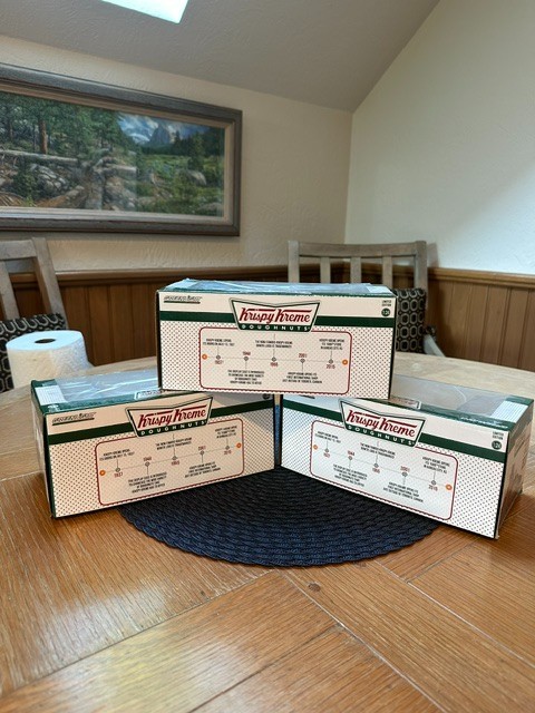 Greenlight Collectibles. Krispy Kreme 1939 Chevrolet Panel Truck 1:24 Scale. NEW