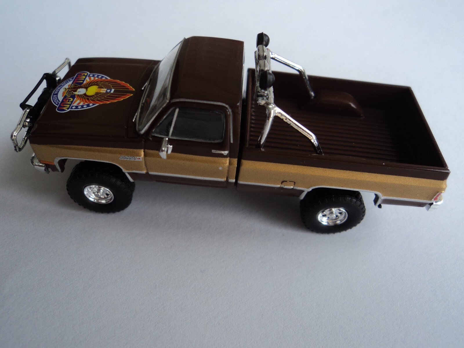 BREKINA 1981 GMC SIERRA GRANDE PICKUP TRUCK BROWN / GOLD HO 1/87 PLASTIC