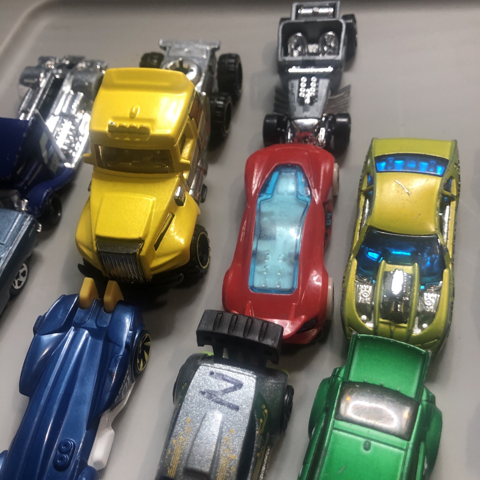 Hot Wheels Lot Of 17 Mixed Please See Photos