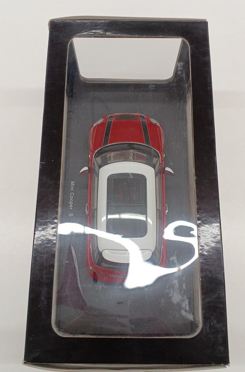 1/18 AUTOART MINI COOPER S Red x White Minicar
