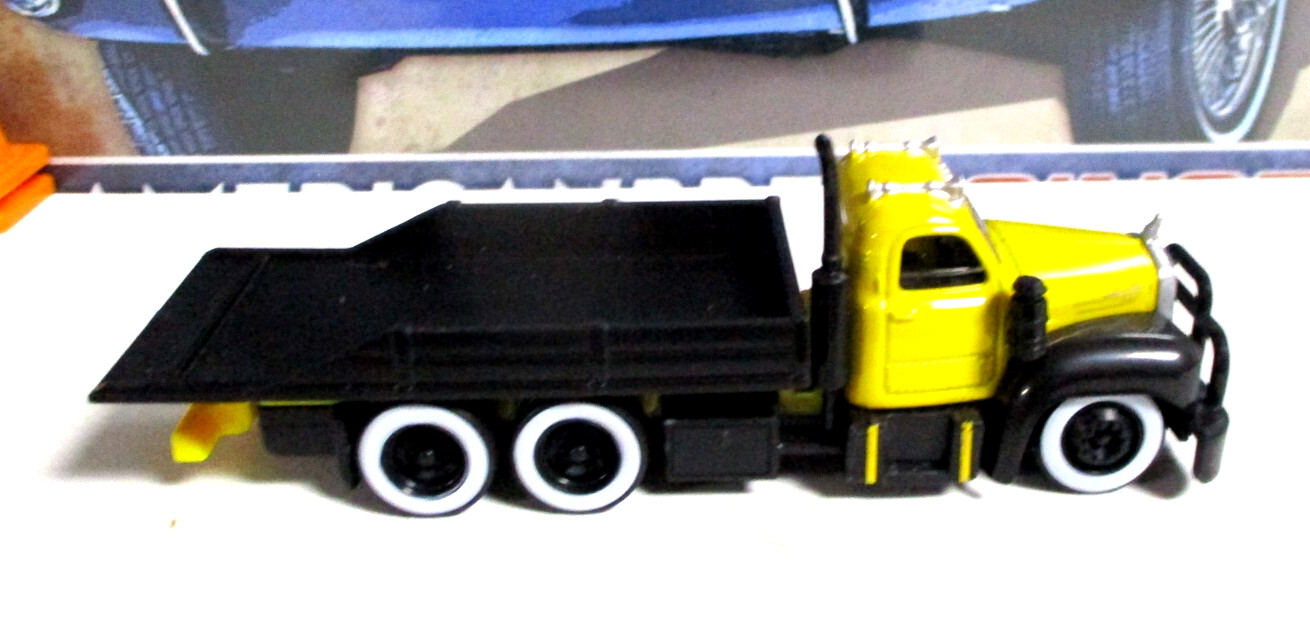 Maisto 1953 Mack B 61 Flatbed Transport New/Loose Metal/Plastic Rubber Tires!