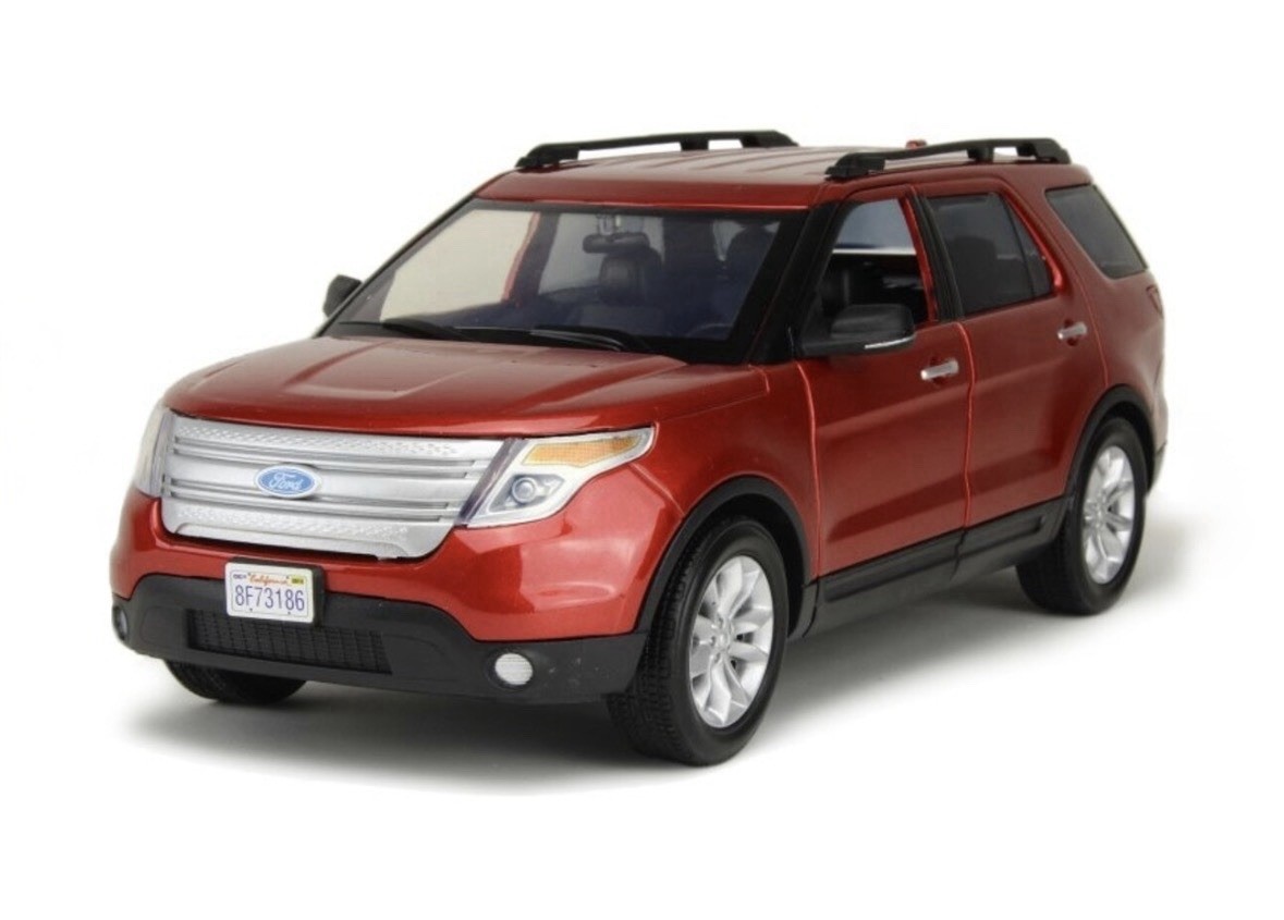 2015 Ford Explorer XLT Red Metallic 1/18 Motormax HTF Us Seller !