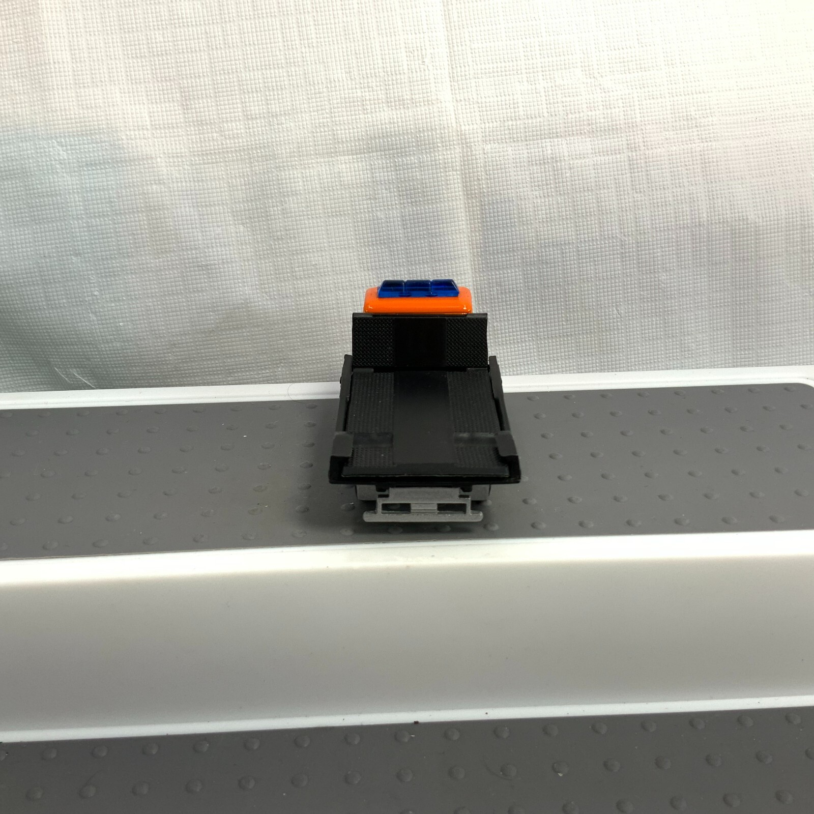 Vintage Matchbox Highway Heroes Isuzu Flatbed Truck Orange Die Cast