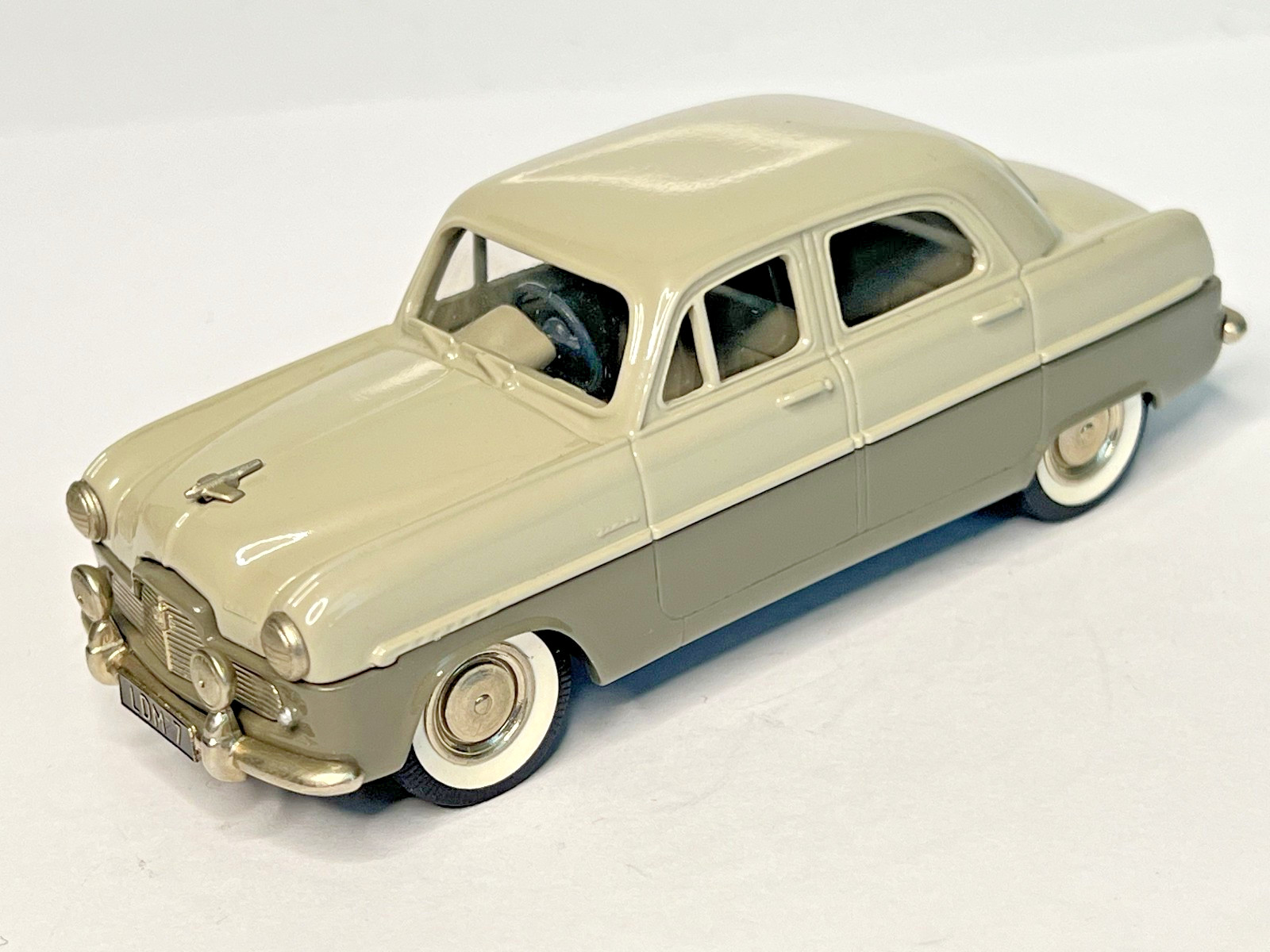 Lansdowne 1:43 Scale LD7 1954 Ford Zephyr Zodiac Sedan – 2 Tone Gray