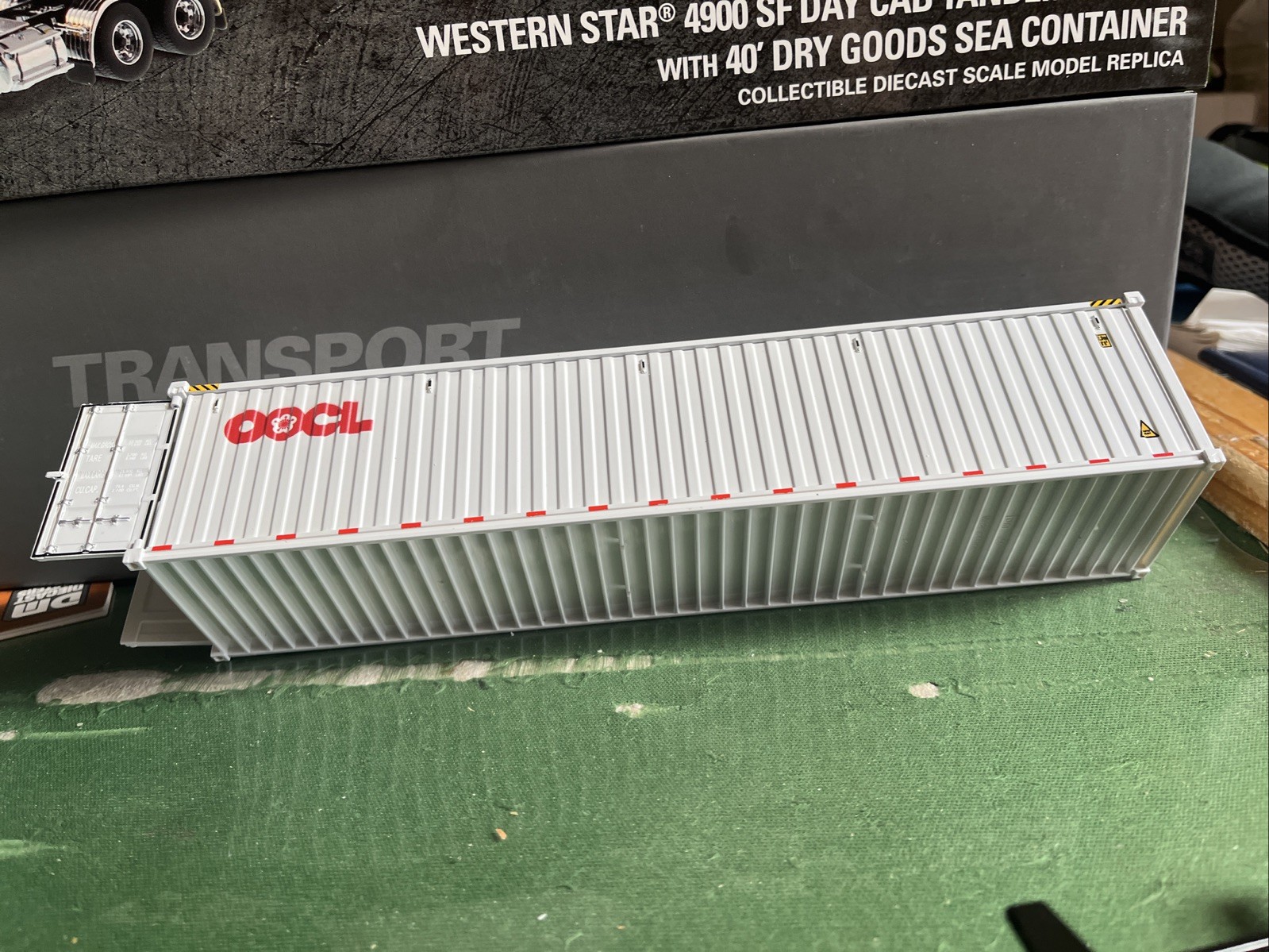DieCast Masters 71064 1:50 Western Star 4900 SF Day Cab Tandem Tractor