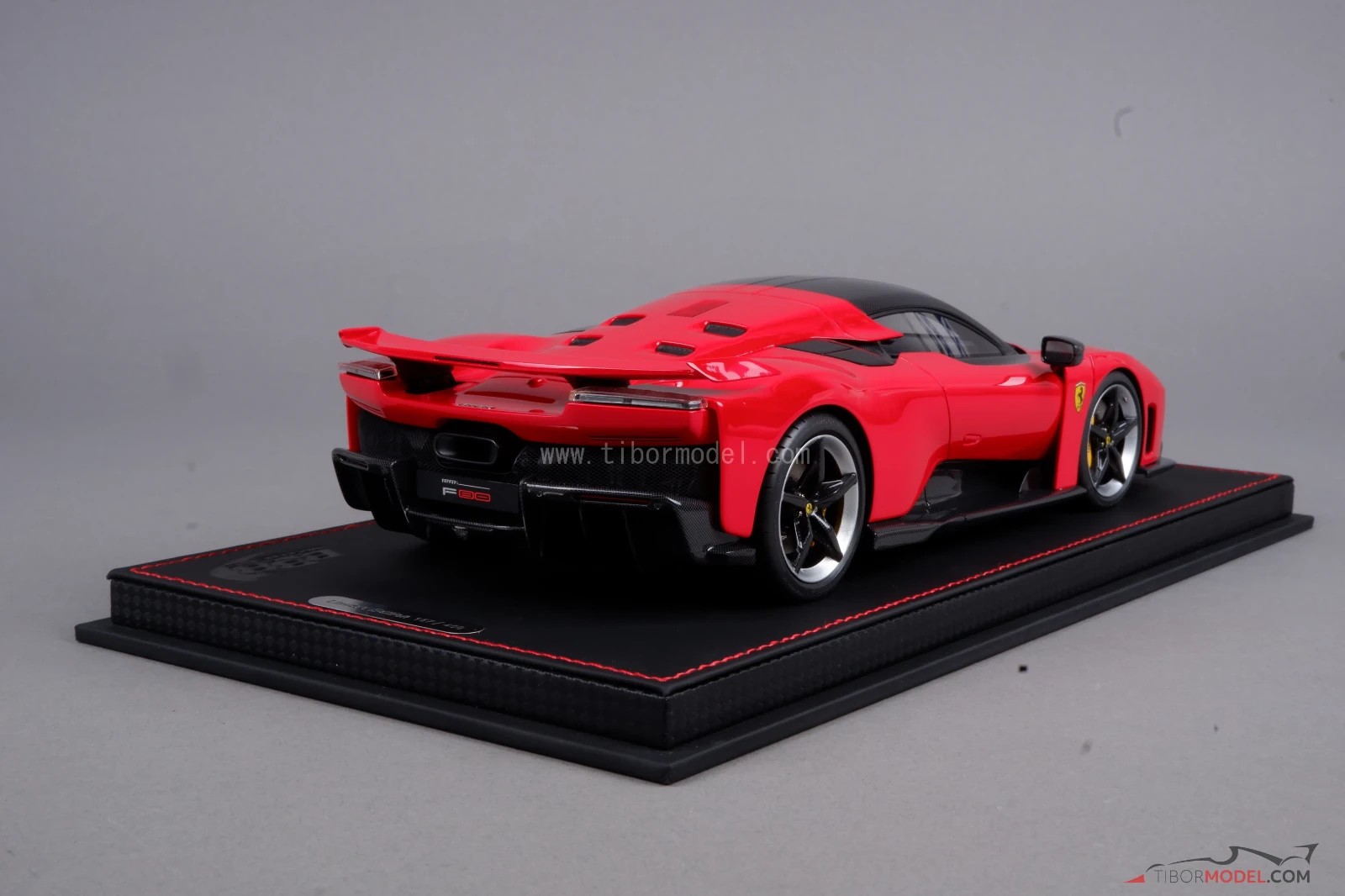 Ferrari F80 red rosso corsa, with showcase, 1:18 BBR, P18253A1