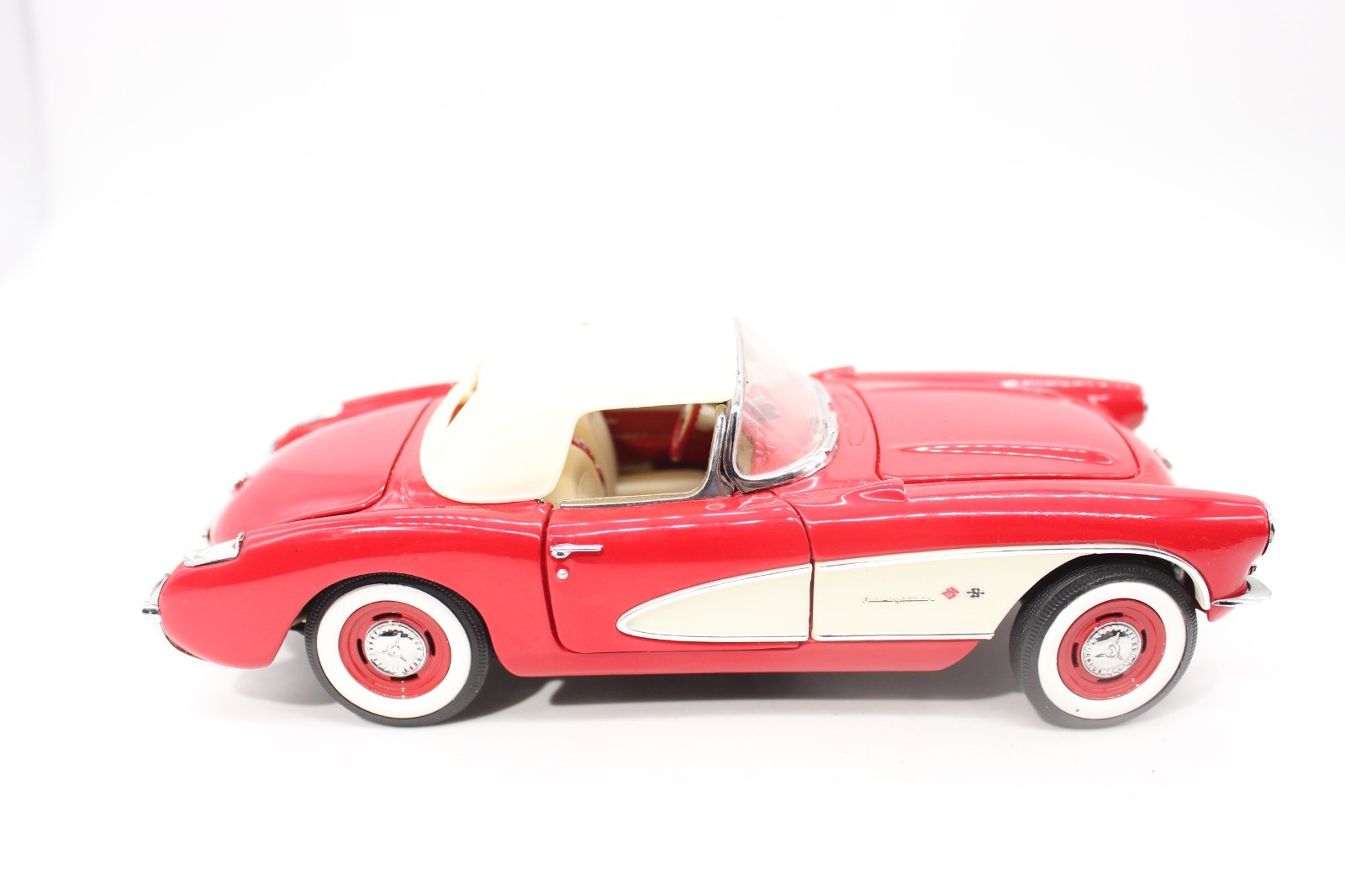 Franklin Mint 1957 Chevrolet Corvette Convertible Die-Cast Model Car 1:24 Scale