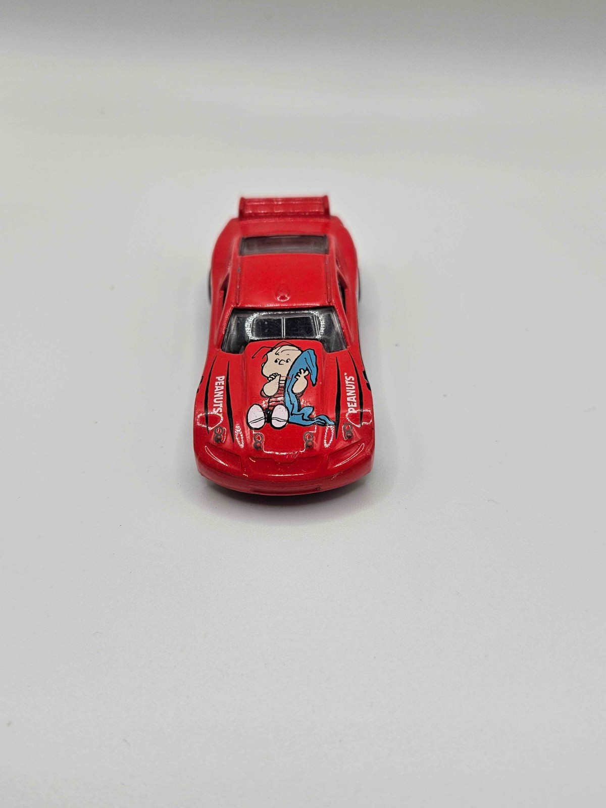 Linus & Snoopy Hot Wheels Pop Culture PEANUTS #52 Red Circle Tracker Stock Car