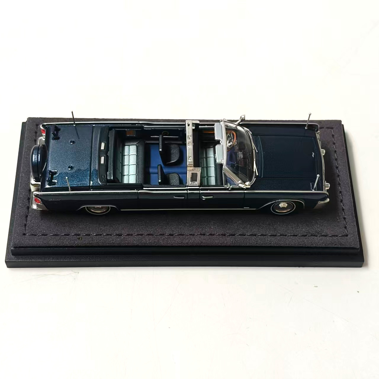 1:64 Lincoln Continental X100 Stretch Convertible Alloy Collectible Model