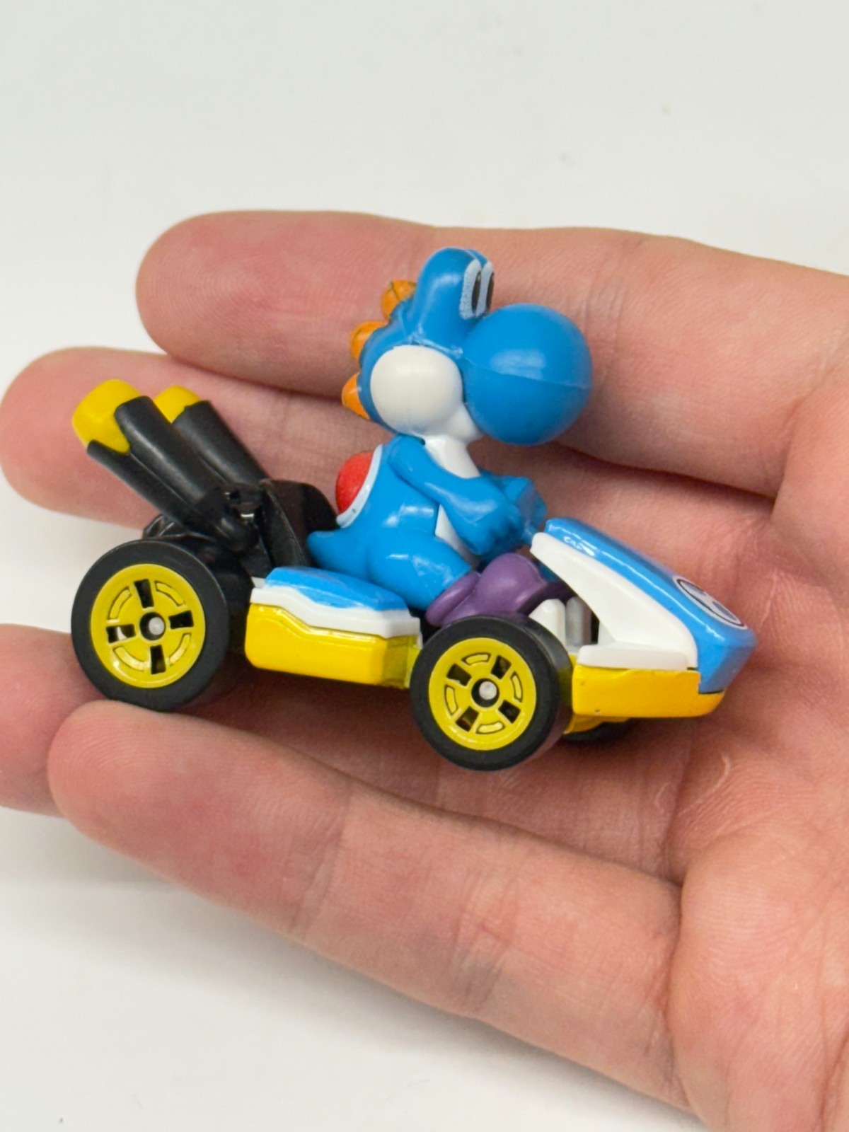 Diecast Hot Wheels Mario Kart Light Blue Yoshi Standard Kart 2018