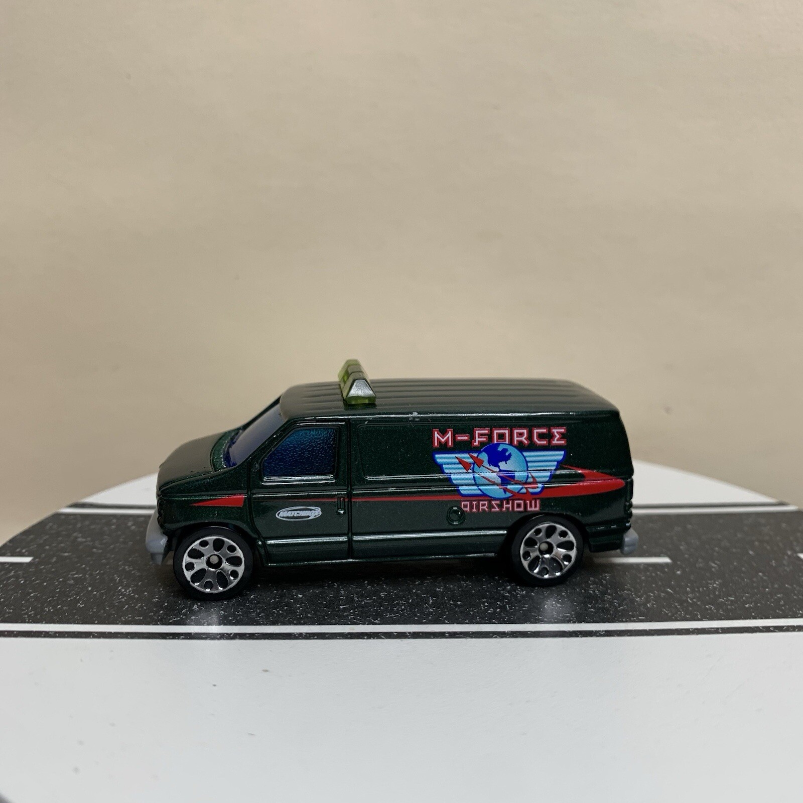 Matchbox Ford Panel Van Airspeed Dark Green Metallic M-Force Airshow w/Lights NM
