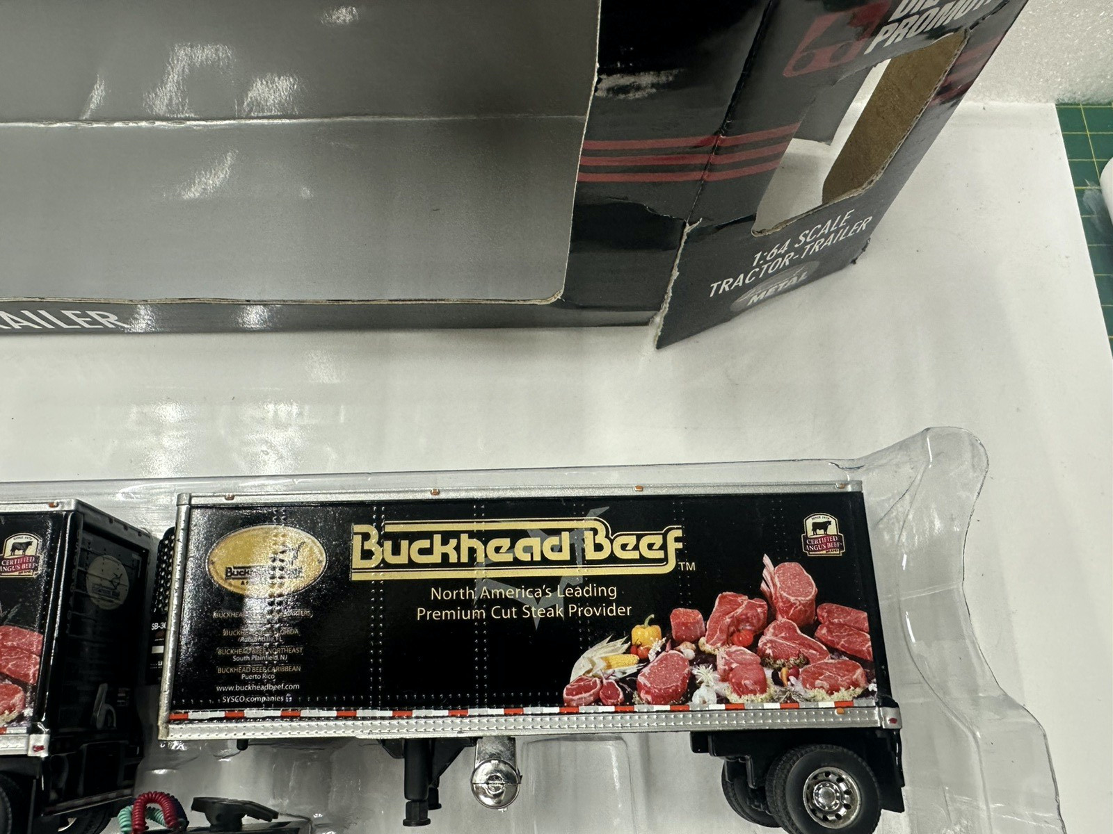 DCP 1/64 Buckhead Beef ProStar w/Pups