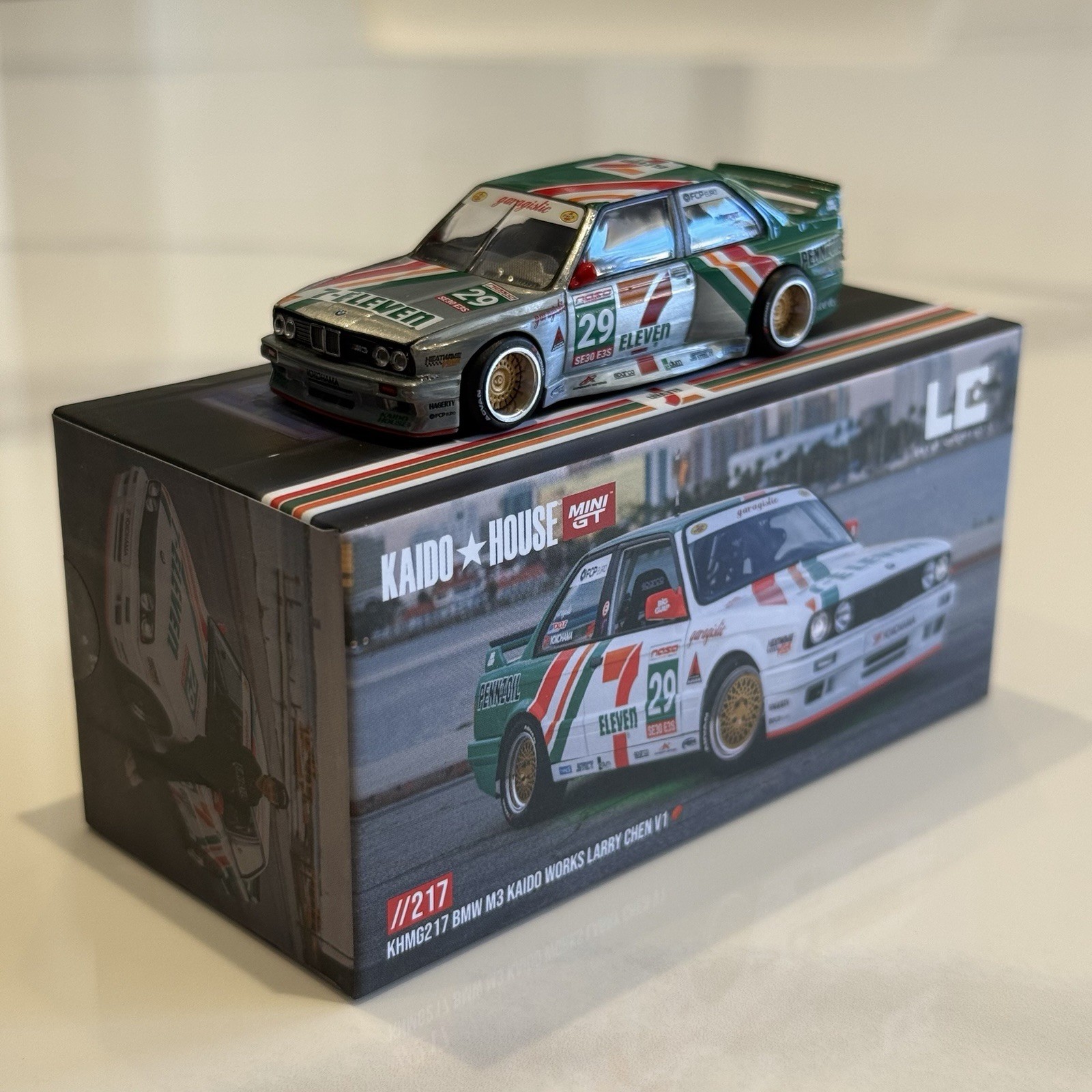 CHASE! Kaido House x Mini GT 1:64 BMW M3 Kaido Works Larry Chen V1 7-Eleven #217