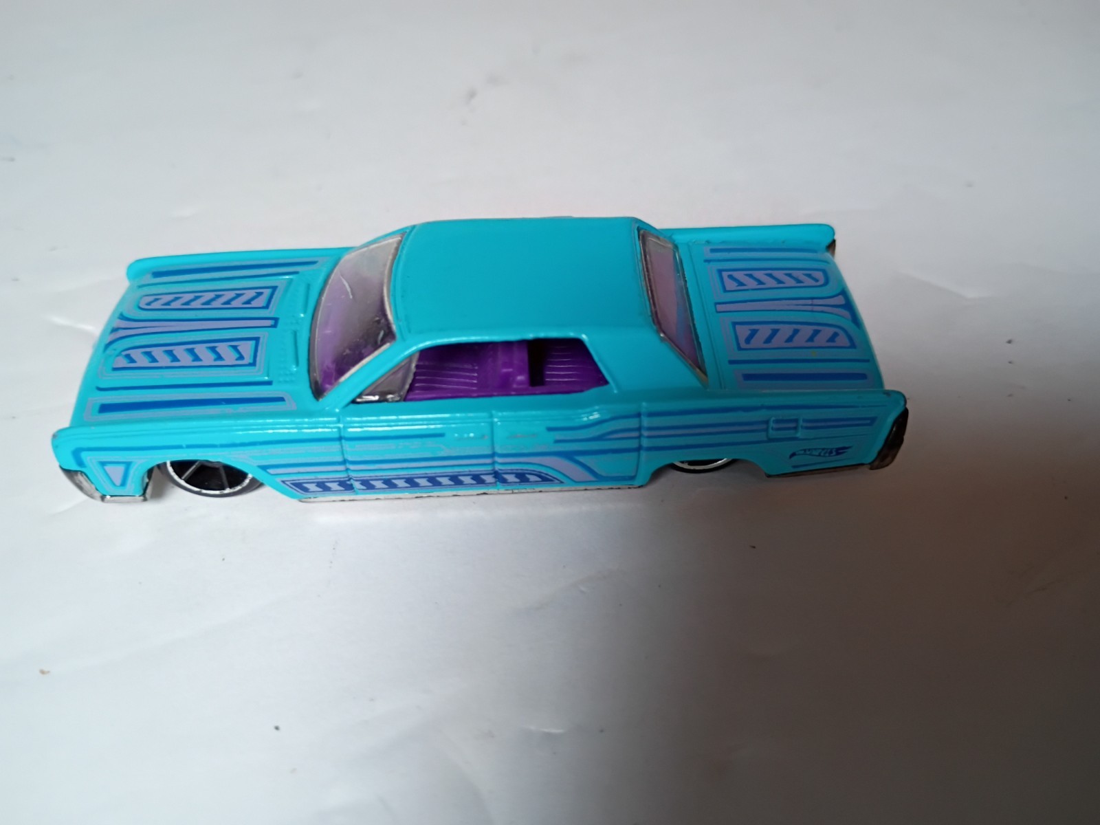 Hot Wheels ’64 Lincoln Continental Light Blue HW Workshop Garage Diecast Car