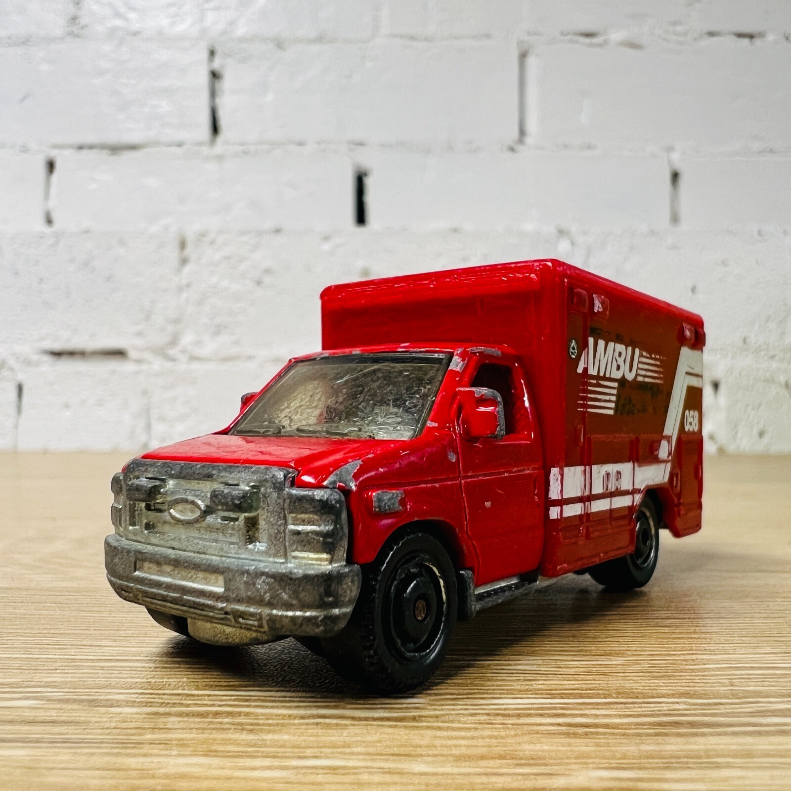 Ford E350 Ambulance 2009 MB771 2009 Emergency Response 2/8 Ambu Medic Red