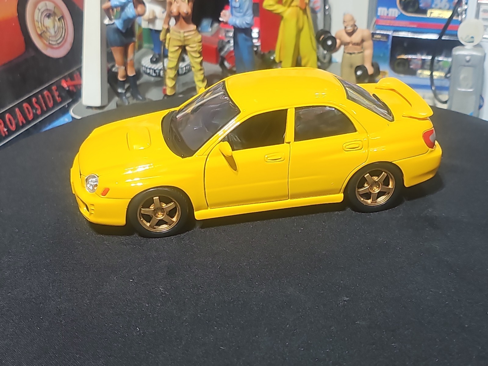 VINTAGE Maisto Subaru Impreza WRX 1/24 Scale YELLOW BEAUTIFUL NICE CAR 🚗