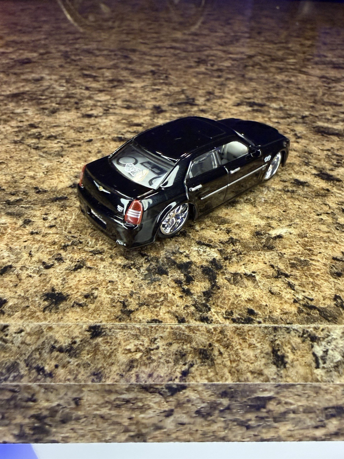 Maisto Playerz Luxury Collection 2005 Chrysler 300 300C Hemi black 1:64