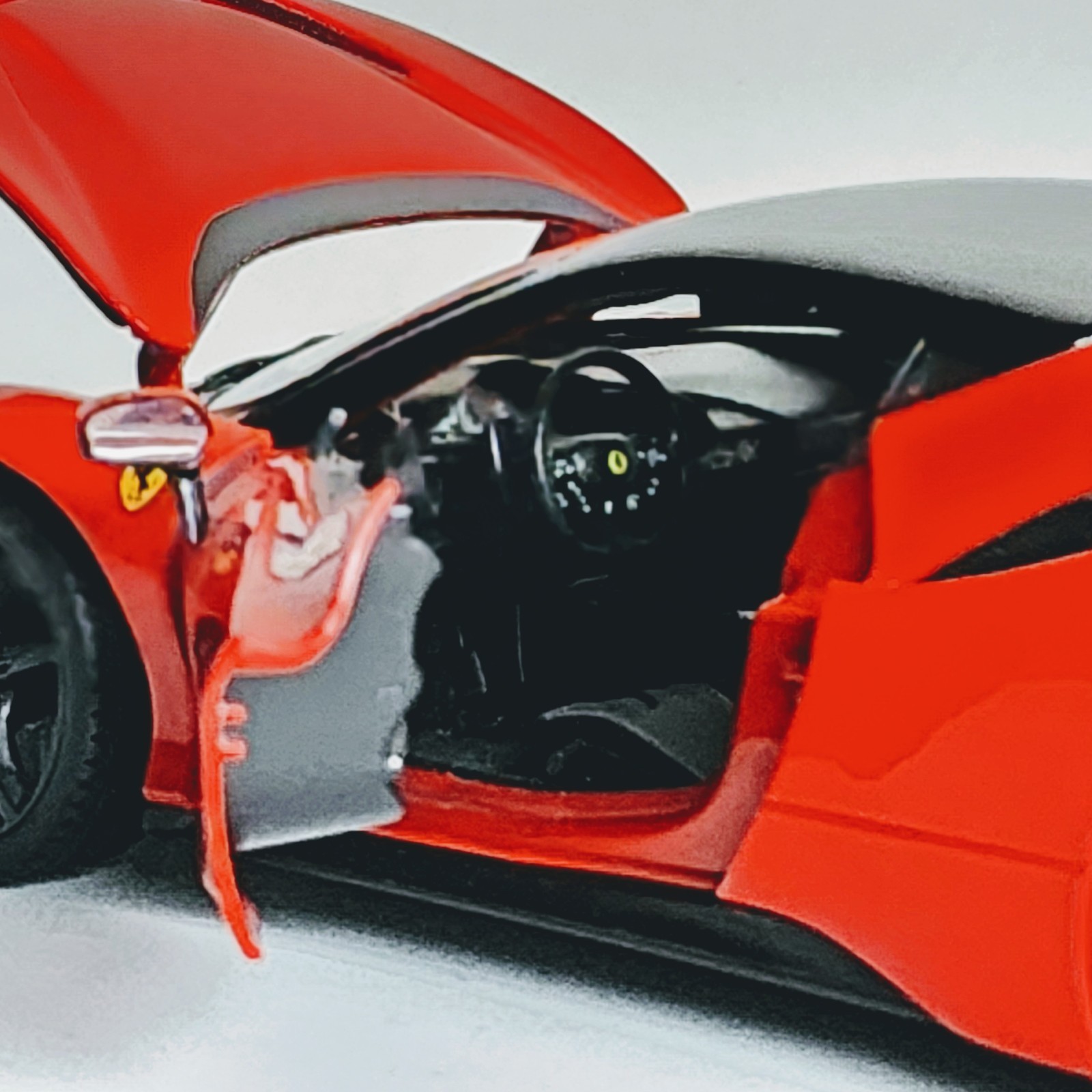 Maisto Special Edition Ferrari SF90 Stradale Red 1:18 Diecast