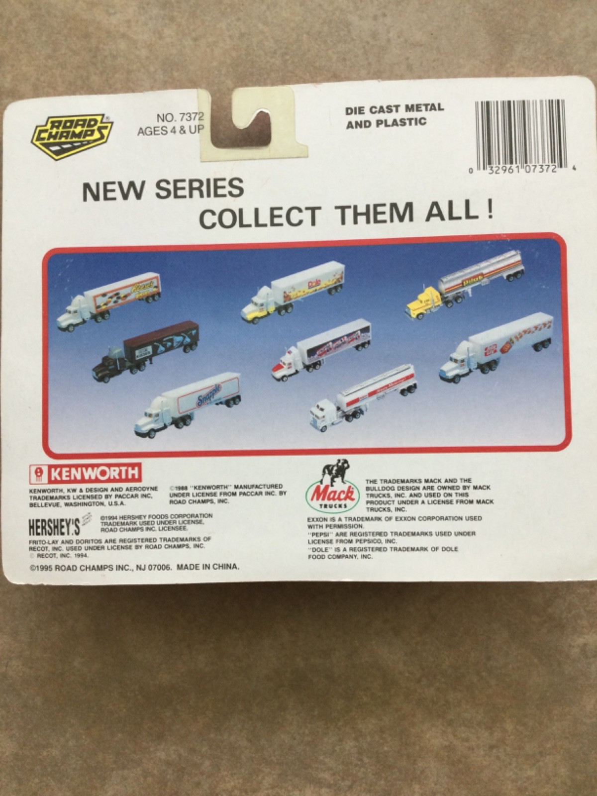 Kenworth 1995 Road Champs Reese’s RigsDie Cast Metal/Plastic #7372 NIB