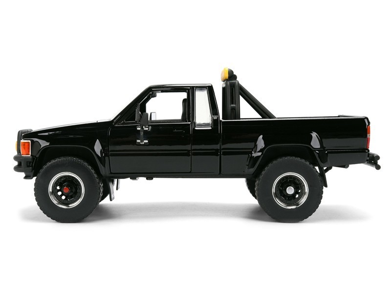 JADA BACK TO THE FUTURE 1985 TOYOTA SR5 PICK UP MARTY’S SKATEBOARD 1/24 BK 36479