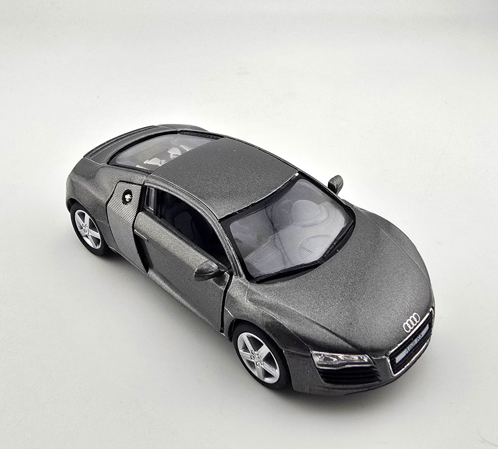 Audi R8 Silver Gray 1:36 Diecast KT5315 Car Pull Back Kinsmart 2017