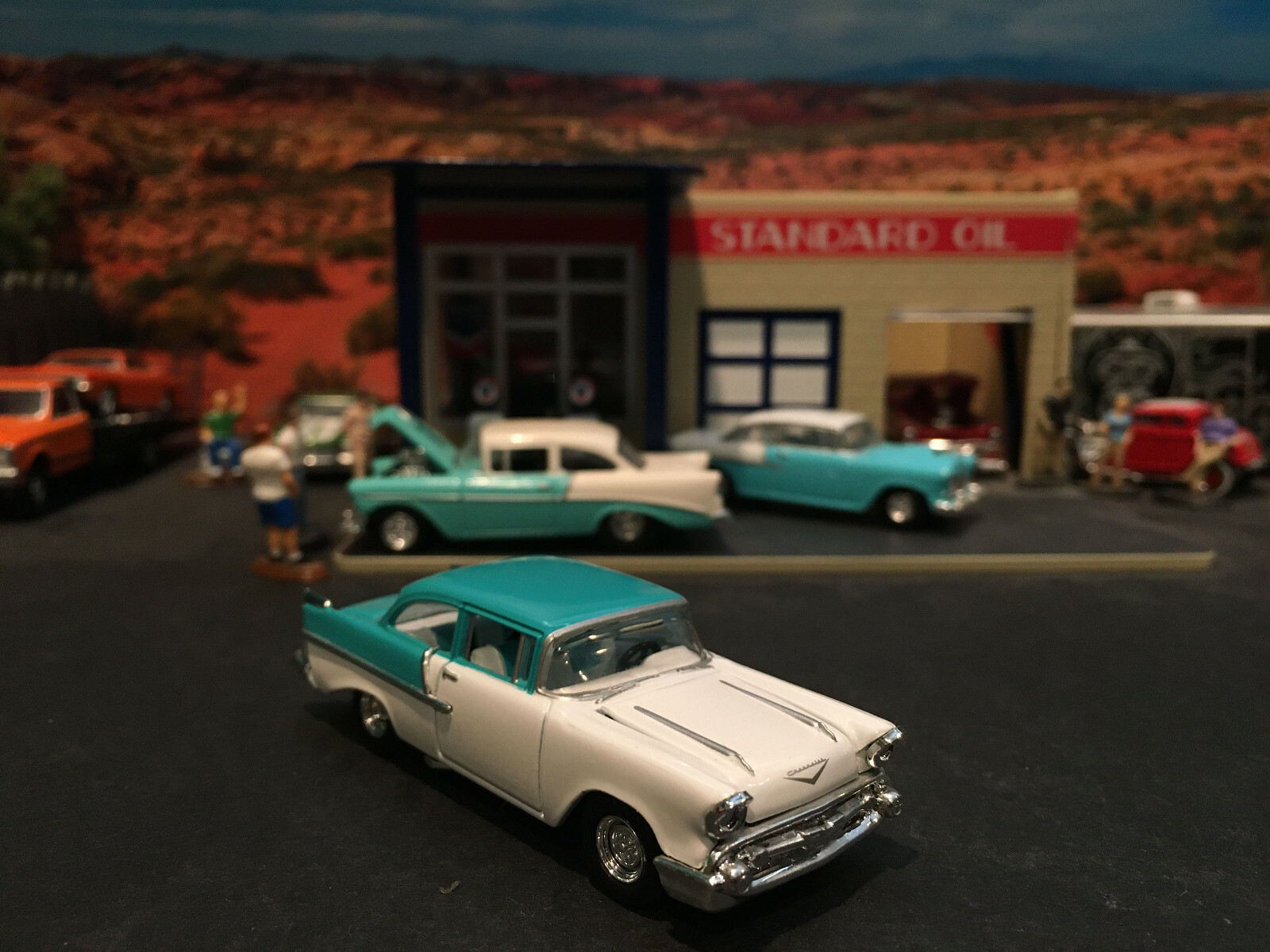 1:64 Hot Wheels LE Legends 1957 57 Chevy 150 White and Light Blue Street Racer