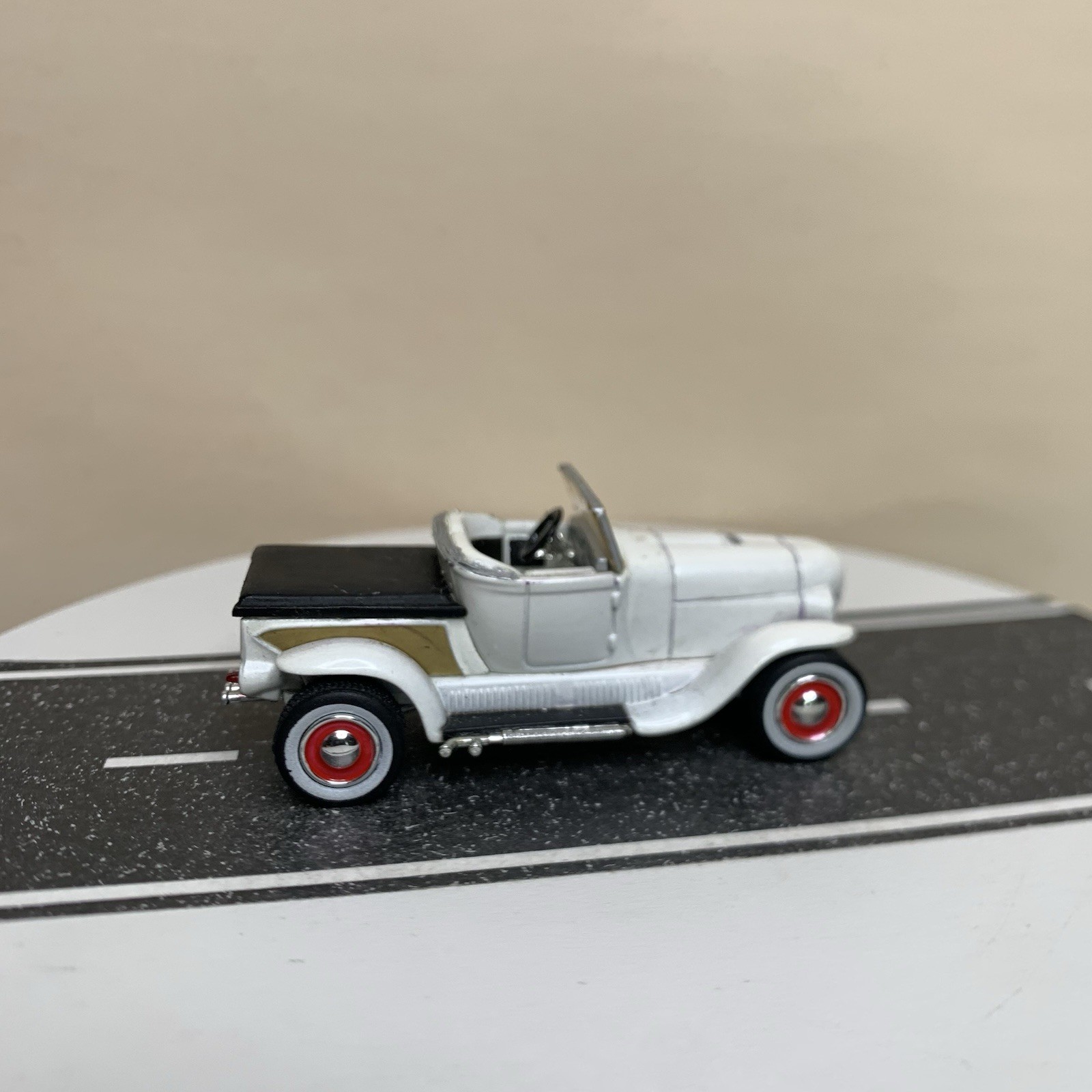 CUSTOM Hot Wheels 100% Ala Kart 1929 Ford Pickup Roadster White Chopped 1:64