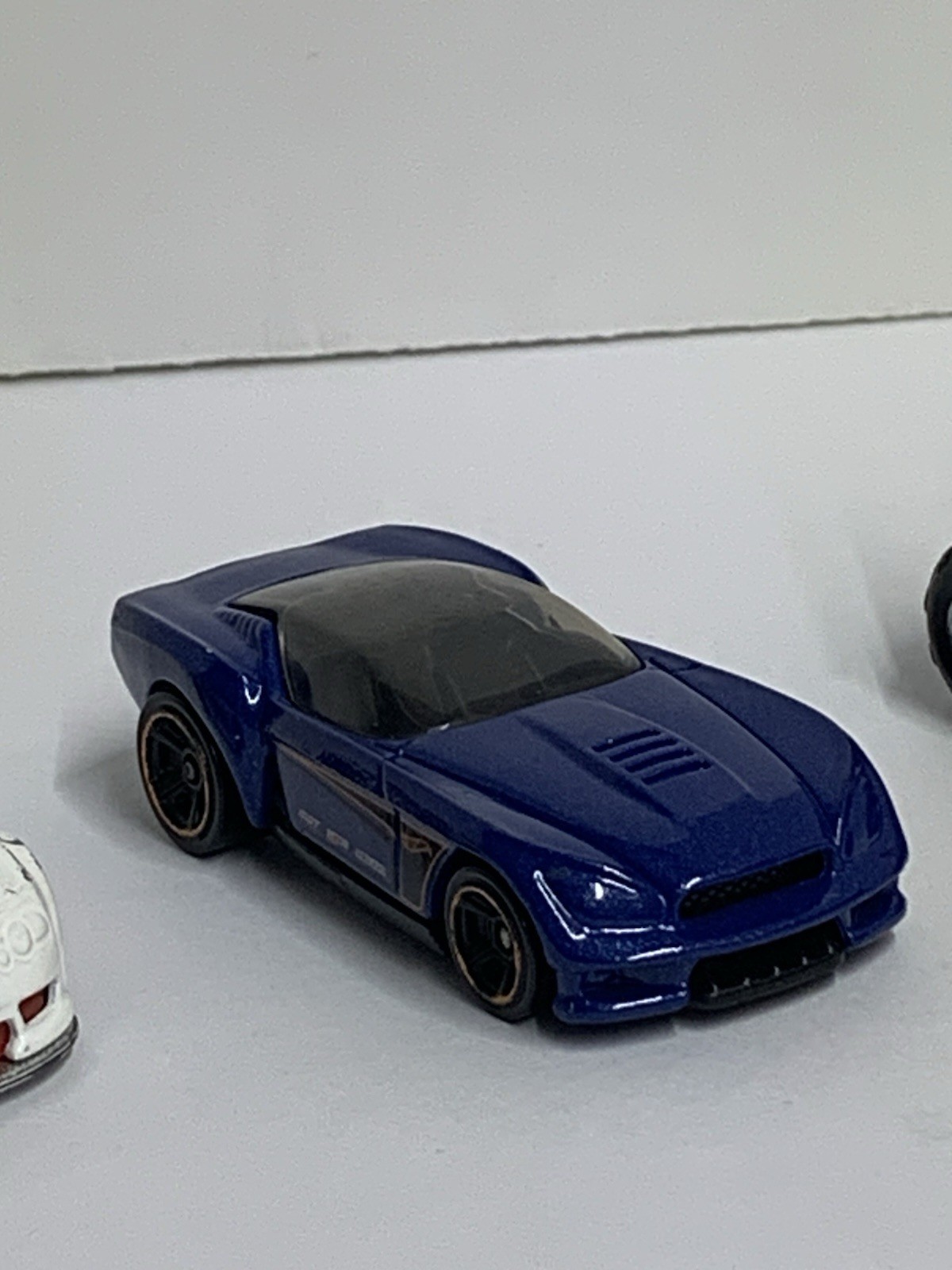 Lot Of 5 Toy Cars Hotwheels Die-cast And Plastic Preowned Good Condition (26617)