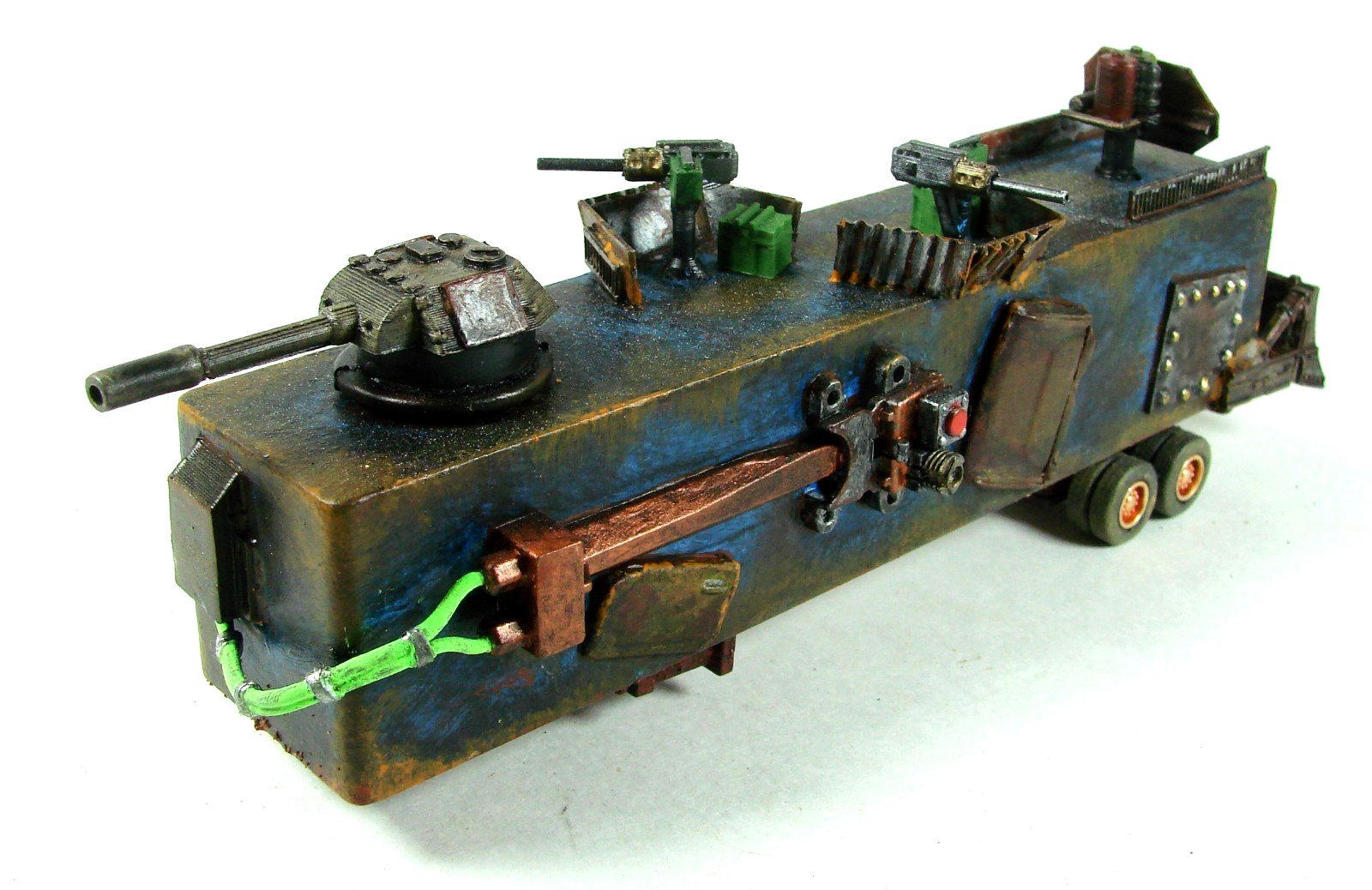 Gaslands Peterbuilt 379 War Rig Custom White Rose Diecast 1/80 Mad Max Blue