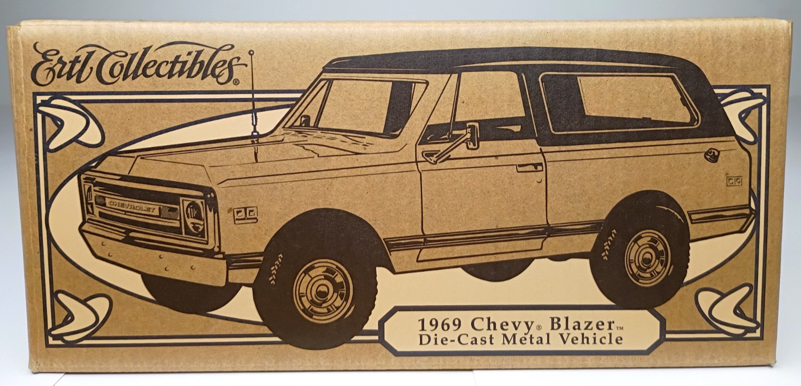 Ertl Collectibles – HS Die 35th Anniversary – 1969 Chevy Blazer Die-Cast Metal
