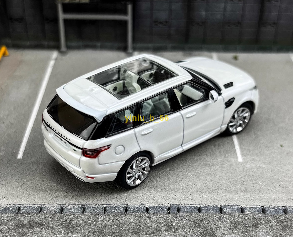 1:64 Scale White 2018 Range Rover Sport SUV Diecast Model Car Collection – New