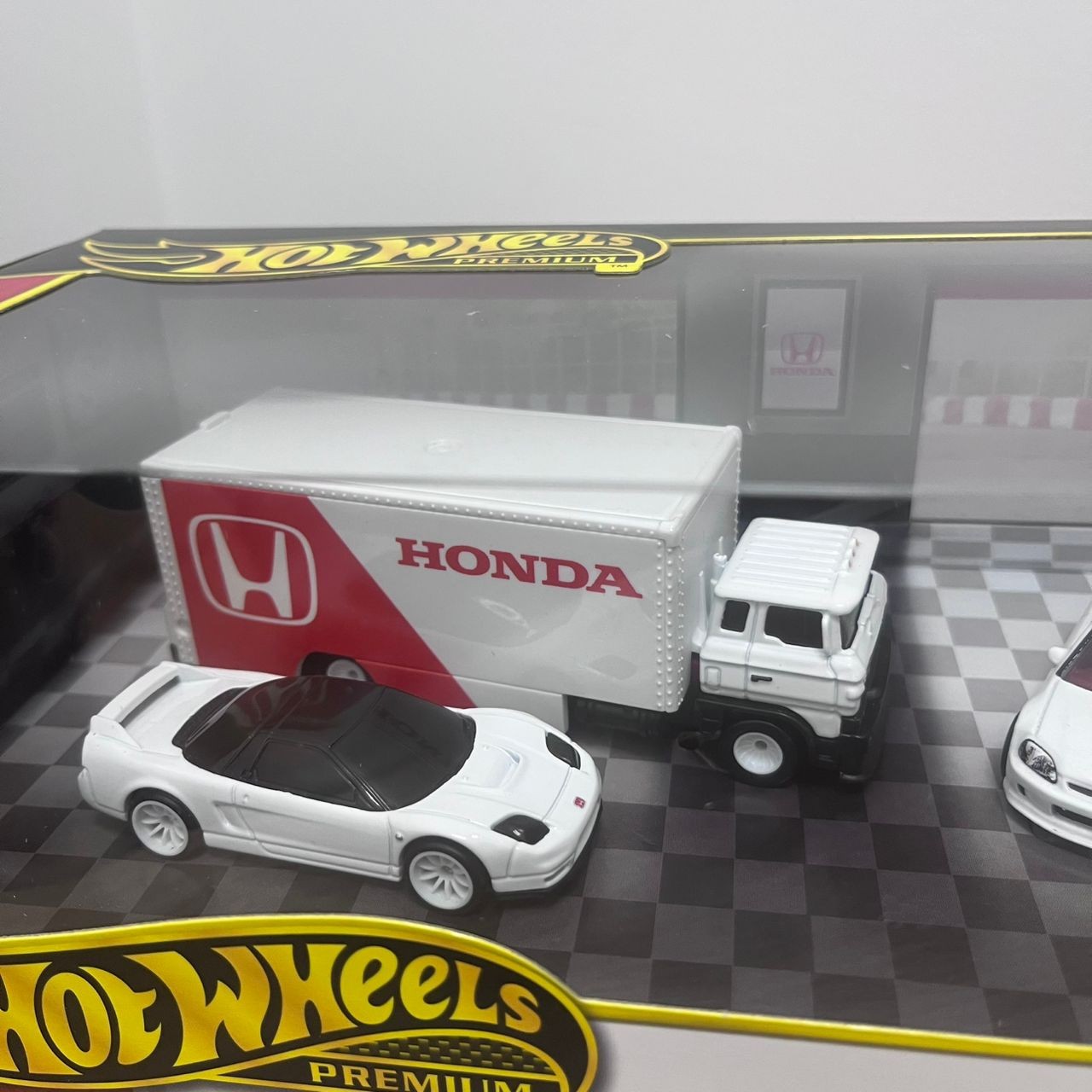 Hot Wheels 2025 Premium Honda Type R Garage Box Display Set Sakura Sprinter JDM