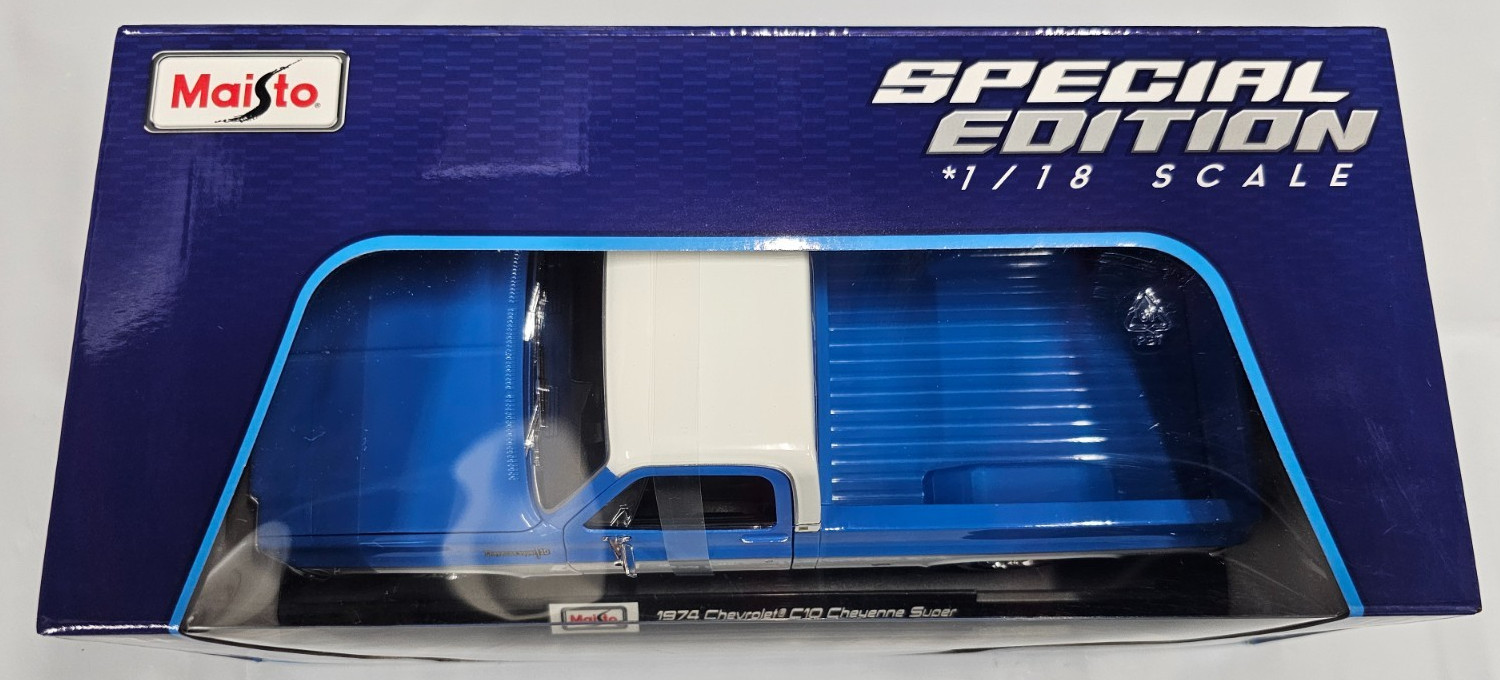 Maisto 1974 C10 Cheyenne Super Pick-up Truck Blue & White Square Body 1:18