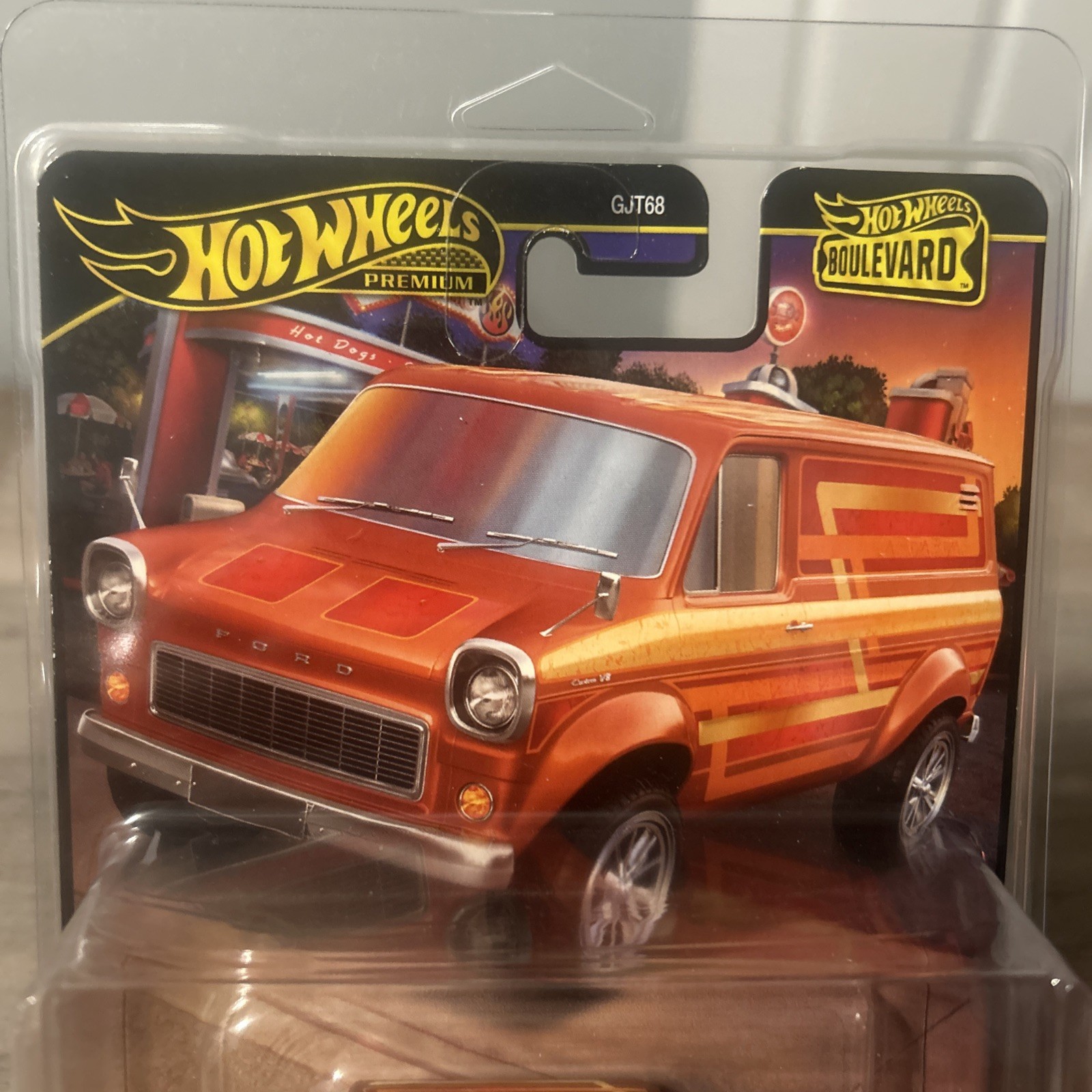 Hot Wheels Premium Ford Transit Supervan Boulevard In Protector