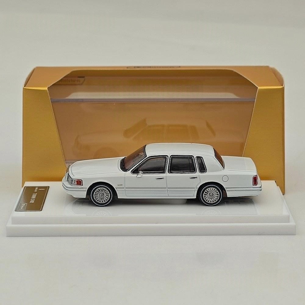 1/64 MK Miniatures Lincoln Town Car Luxury Sedan Limited Diecast Metal Model Car