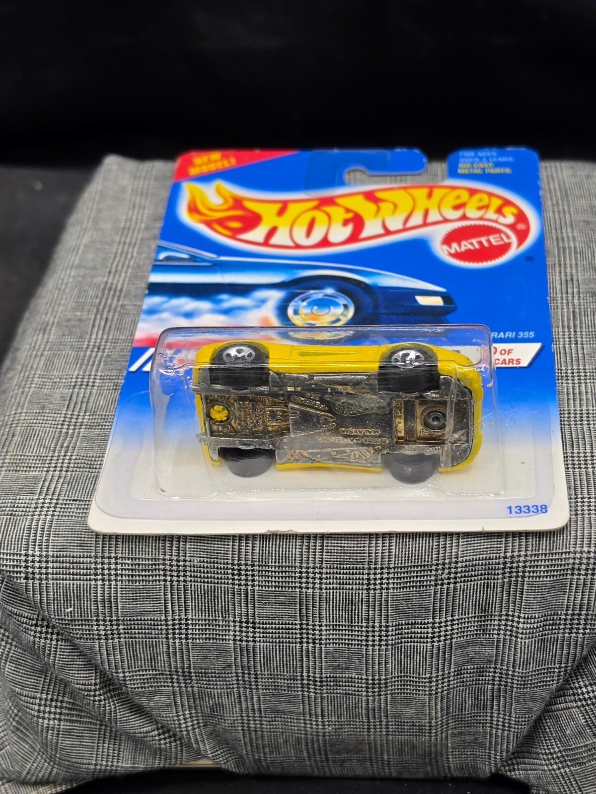 Hot Wheels 1995 Model Series #10/12 #350 1994 Yellow Ferrari 355 (80)