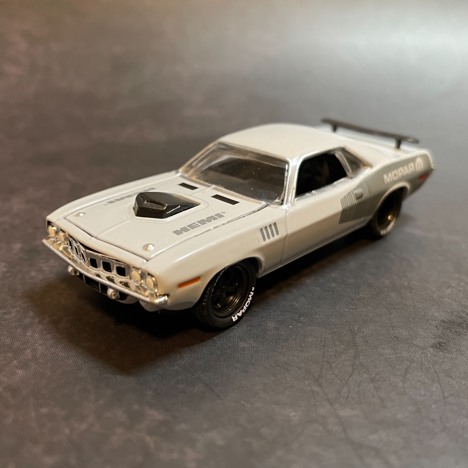 1971 Plymouth HEMI Cuda *light ceramic gray* 1/64 M2 Machines Premium Diecast