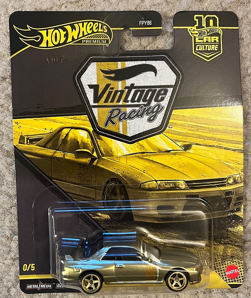 Hot Wheels Premium Vintage Racing Nissan Skyline GT-R (BNR32) Gold Chase