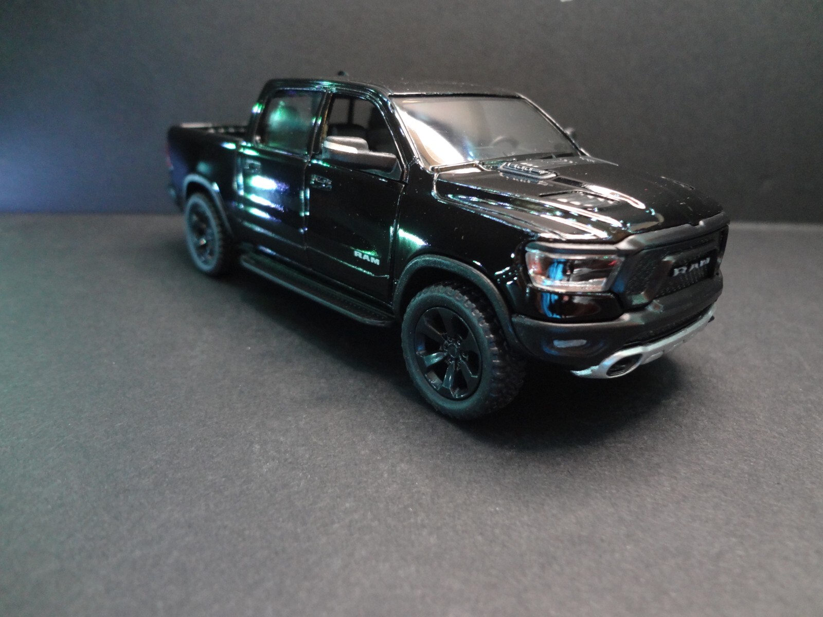 1:46 Scale 2019 Dodge RAM 1500 black – Loose