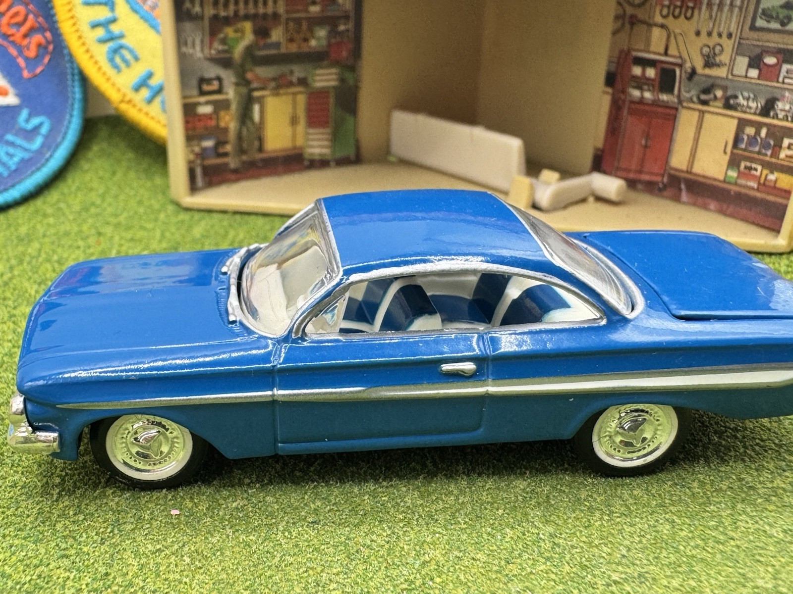 Revell 1961 Chevy Impala Diecast Car NM 1/64th Scale Issue #69 GM 2001